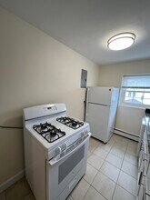 333 Massachusetts Ave in Arlington, MA - Foto de edificio - Building Photo