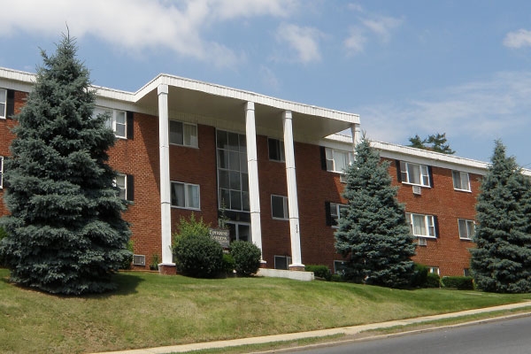 Elmtowne Gardens in Allentown, PA - Foto de edificio - Building Photo