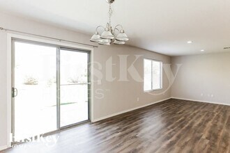 5570 E Flowing Spring in Florence, AZ - Building Photo - Building Photo