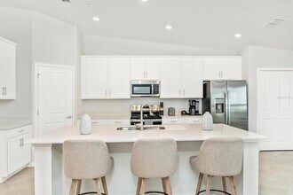 17505 Opal Sand Dr, Unit 206 in Venice, FL - Building Photo - Building Photo