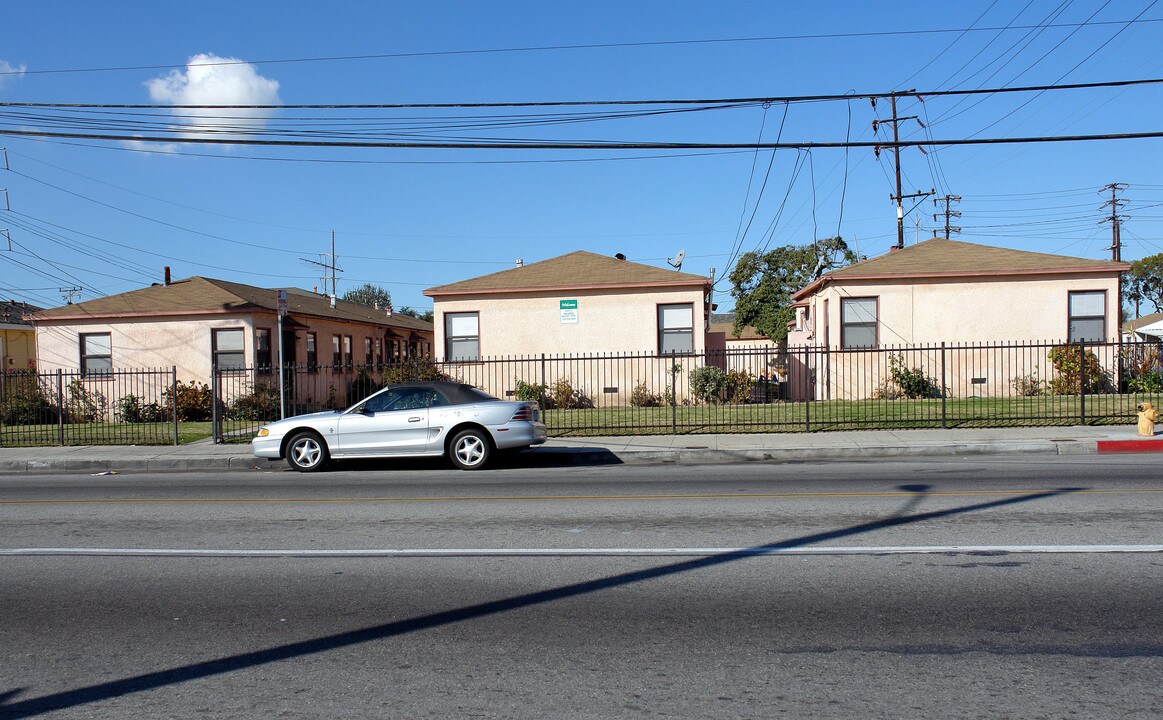 4802-4808 W 111th St in Inglewood, CA - Foto de edificio