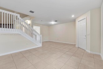 3356 W 105th Terrace in Hialeah, FL - Building Photo - Building Photo