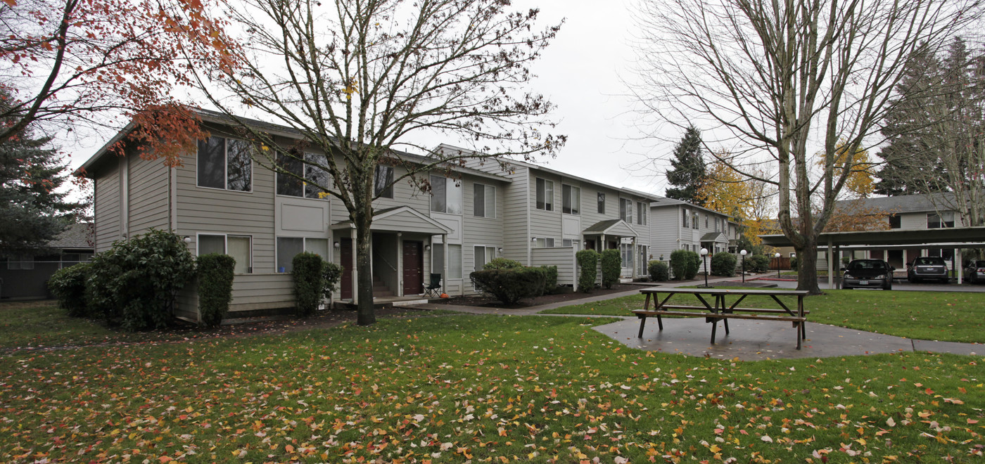 Maple Terrace Apartments in Canby, OR - Foto de edificio