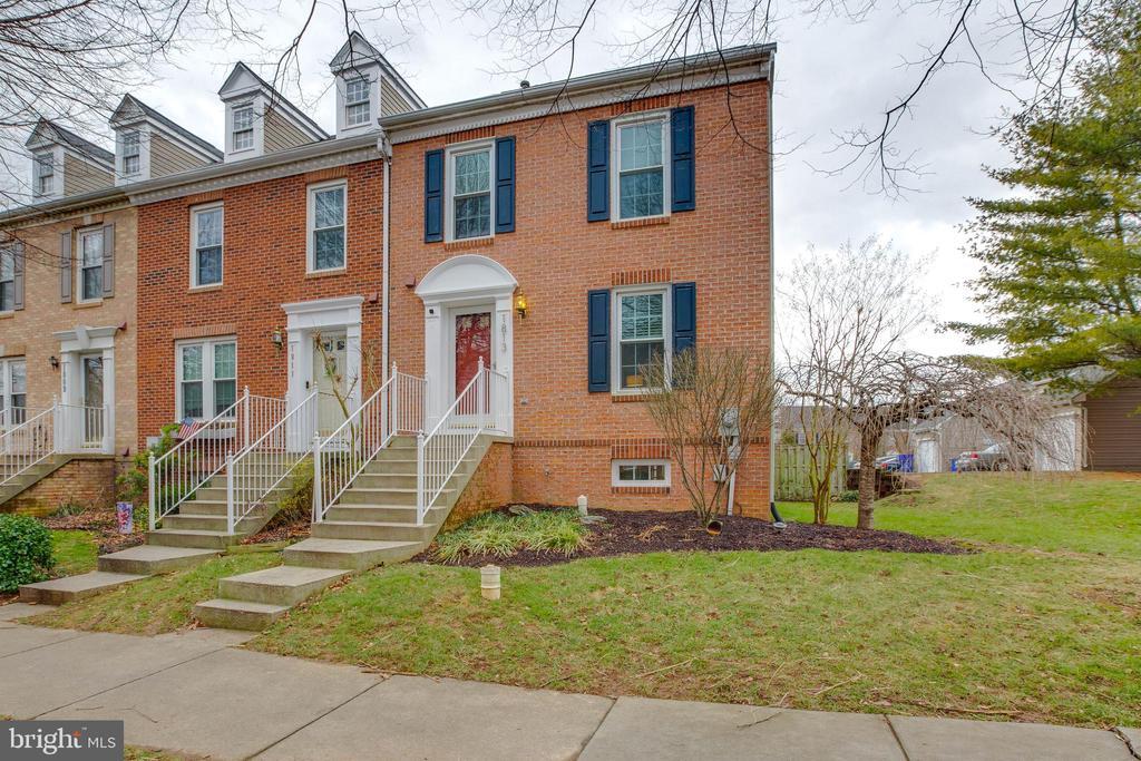 1813 Sebastian Blvd in Frederick, MD - Building Photo