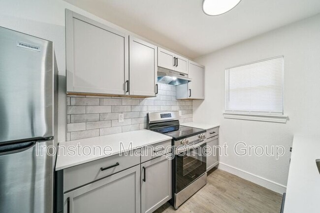 3169 E 49th St in Tulsa, OK - Building Photo - Building Photo