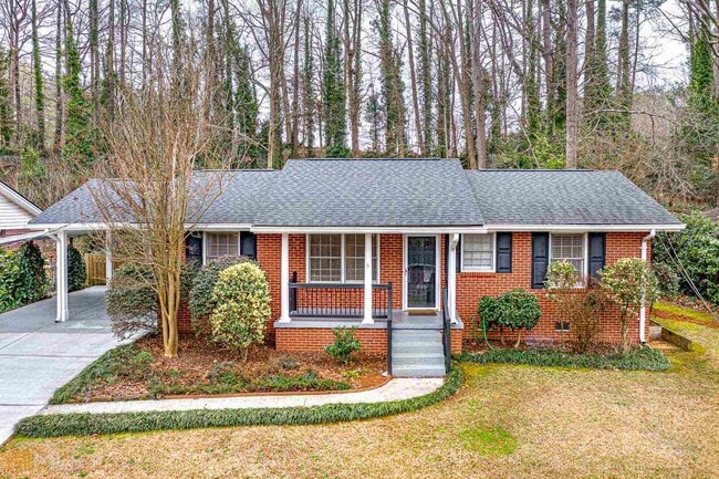 property at 899 Gaylemont Cir