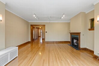 6645 N Greenview Ave in Chicago, IL - Building Photo - Building Photo