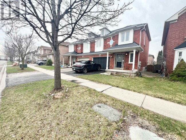 24 Holmwood St in Richmond Hill, ON - Building Photo - Building Photo
