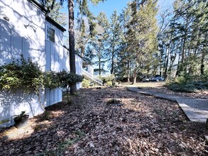 2137 Hawkins Ln in Eugene, OR - Building Photo - Building Photo