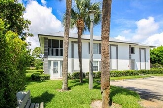 801 SE Central Pkwy in Stuart, FL - Building Photo - Building Photo