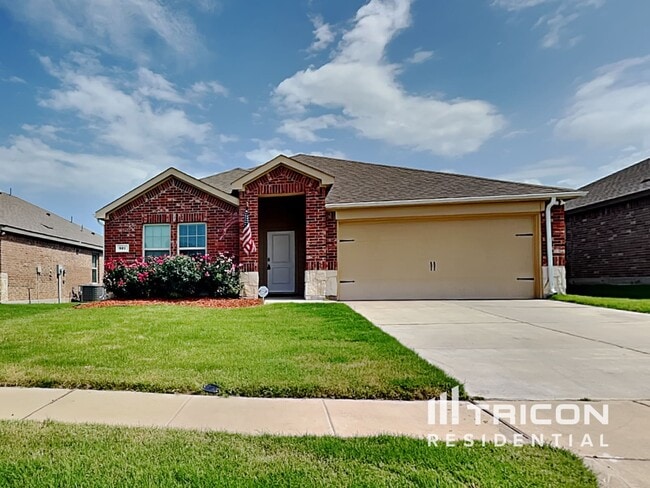 821 Alton Dr in Aubrey, TX - Building Photo - Building Photo
