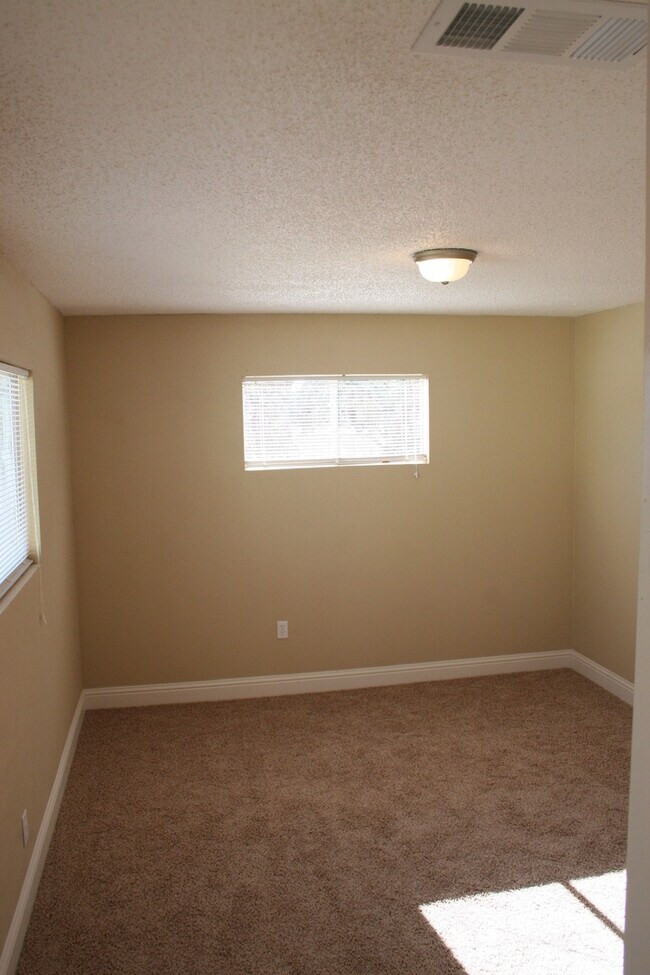 923 Water St in Bakersfield, CA - Building Photo - Building Photo