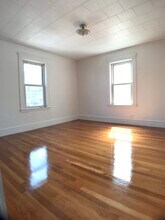 8 Endicott Ave, Unit 1 in Somerville, MA - Foto de edificio - Building Photo