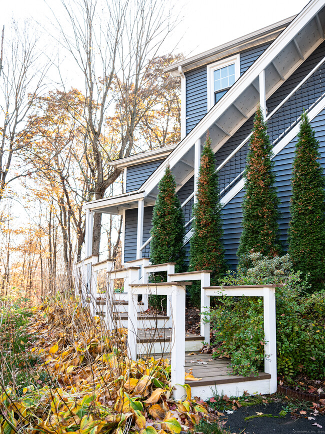 240 Kenwood Ave in Hamden, CT - Building Photo - Building Photo