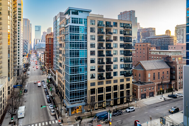 Superior West in Chicago, IL - Foto de edificio - Building Photo