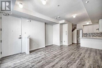 600 Alex Gardner Cir in Aurora, ON - Building Photo - Building Photo