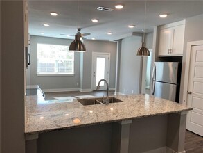 1735 W Deane St in Fayetteville, AR - Building Photo - Building Photo