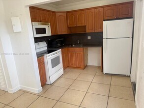 4701 NW 9th Dr in Plantation, FL - Building Photo - Building Photo