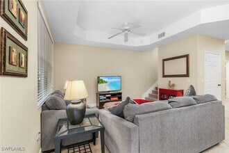 9817 Cristalino View Way in Ft. Myers, FL - Foto de edificio - Building Photo