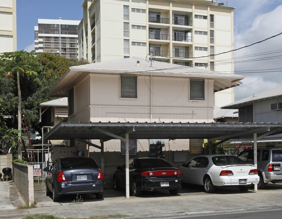 2214 Fern St in Honolulu, HI - Building Photo