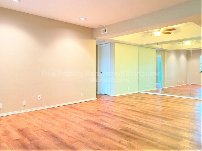 11431 Springhollow Rd in Oklahoma City, OK - Building Photo - Building Photo