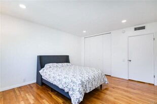 3200 S Sepulveda Blvd in Los Angeles, CA - Building Photo