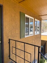 2764 Conejo Dr, Unit D in San Bernardino, CA - Building Photo - Building Photo