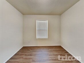 5632 McClelland St in Heath, TX - Foto de edificio - Building Photo