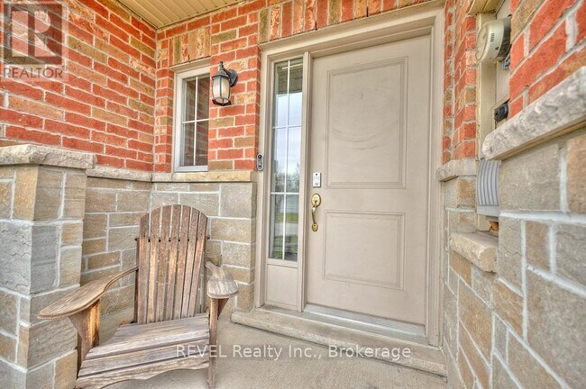 67 Redcedar Cresent in Hamilton, ON - Building Photo - Building Photo