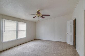 6527 Blue Water Ct in Granbury, TX - Building Photo - Building Photo