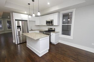 2218 Lawndale Ave, Unit 2 in Chicago, IL - Building Photo