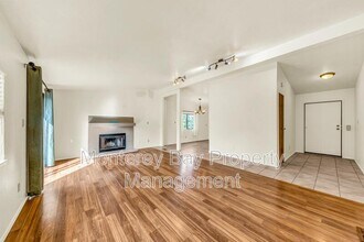 901 Sinex Ave in Pacific Grove, CA - Building Photo - Building Photo