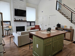 5913 Lake Edge Rd in McFarland, WI - Building Photo - Building Photo