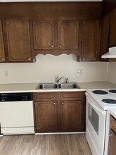 1051 3rd St SE in Hickory, NC - Building Photo - Building Photo