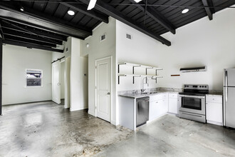 728 Desire St in New Orleans, LA - Building Photo - Interior Photo