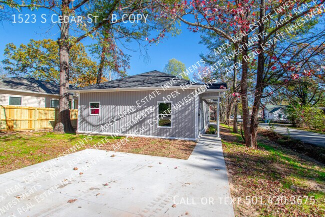 1523 S Cedar St in Little Rock, AR - Foto de edificio - Building Photo