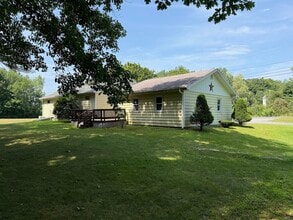 468 Brunswick Ave in Gardiner, ME - Foto de edificio - Building Photo