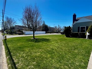 250 Conklin Ave in Patchogue, NY - Building Photo - Building Photo