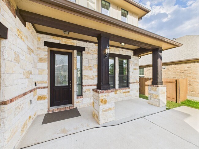 521 Cascada Lane in Round Rock, TX - Foto de edificio - Building Photo