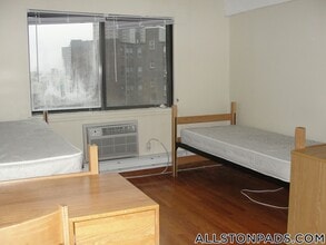 1110 Commonwealth Ave in Boston, MA - Building Photo - Building Photo