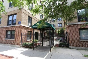 706 W Brompton Ave in Chicago, IL - Building Photo