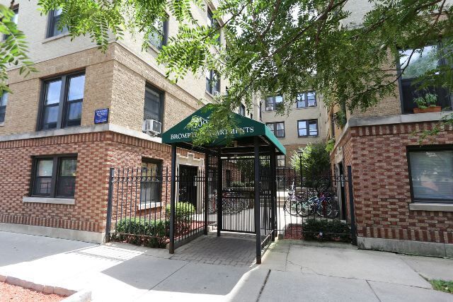 706 W Brompton Ave in Chicago, IL - Foto de edificio