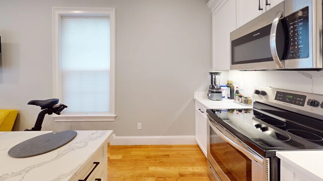 property at 3305 Washington St