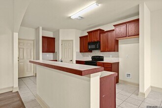 5176 Wildwood Dr in Sorrento, LA - Building Photo - Building Photo
