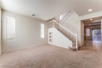 7013 Whipple Manor St in Las Vegas, NV - Building Photo - Building Photo