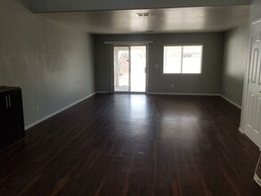 4956 Sapphire Light St in North Las Vegas, NV - Building Photo - Building Photo