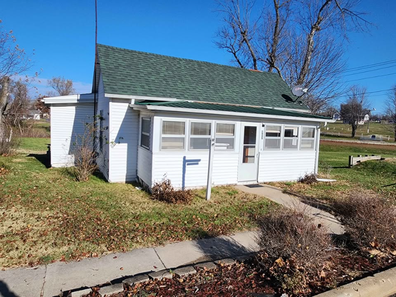 507 E Main St in Perry, MO - Building Photo