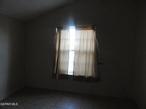 619 White Cliffs Dr in El Paso, TX - Building Photo - Building Photo