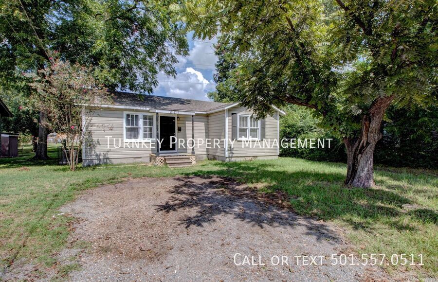 621 Poe St in North Little Rock, AR - Building Photo