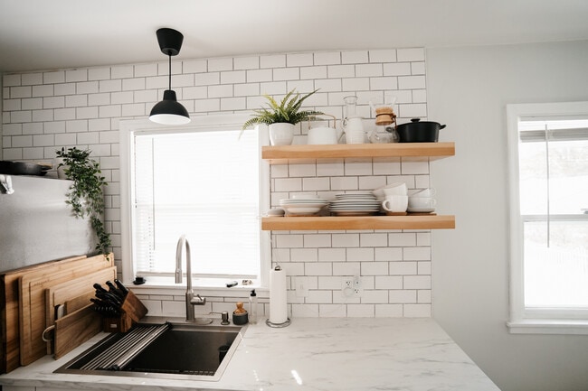 2122 Highland Pl in Minneapolis, MN - Building Photo - Building Photo